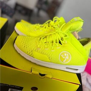 Zumba Fitness Neon Yellow Sneakers air funk sz 8